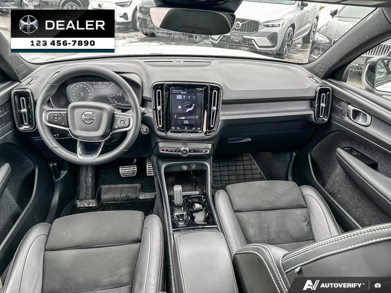 2022 Volvo XC40 T5 Inscription  - Sunroof - Leather Seats - $277 B/W Main Image