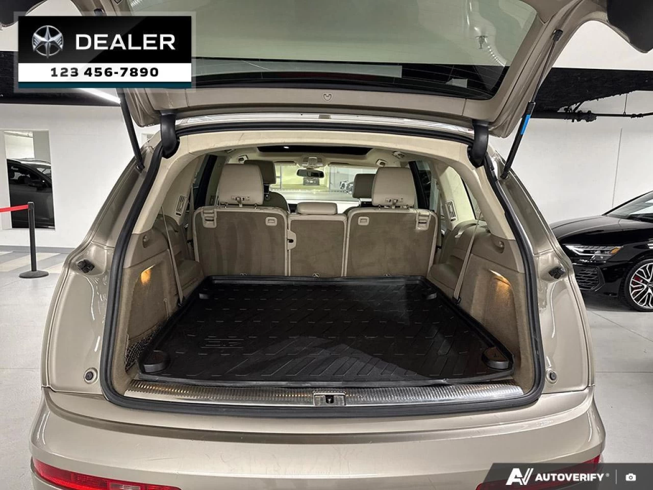 2015 Audi Q7 3.0L TDI Vorsprung Quattro  - Sunroof - $153 B/W Main Image