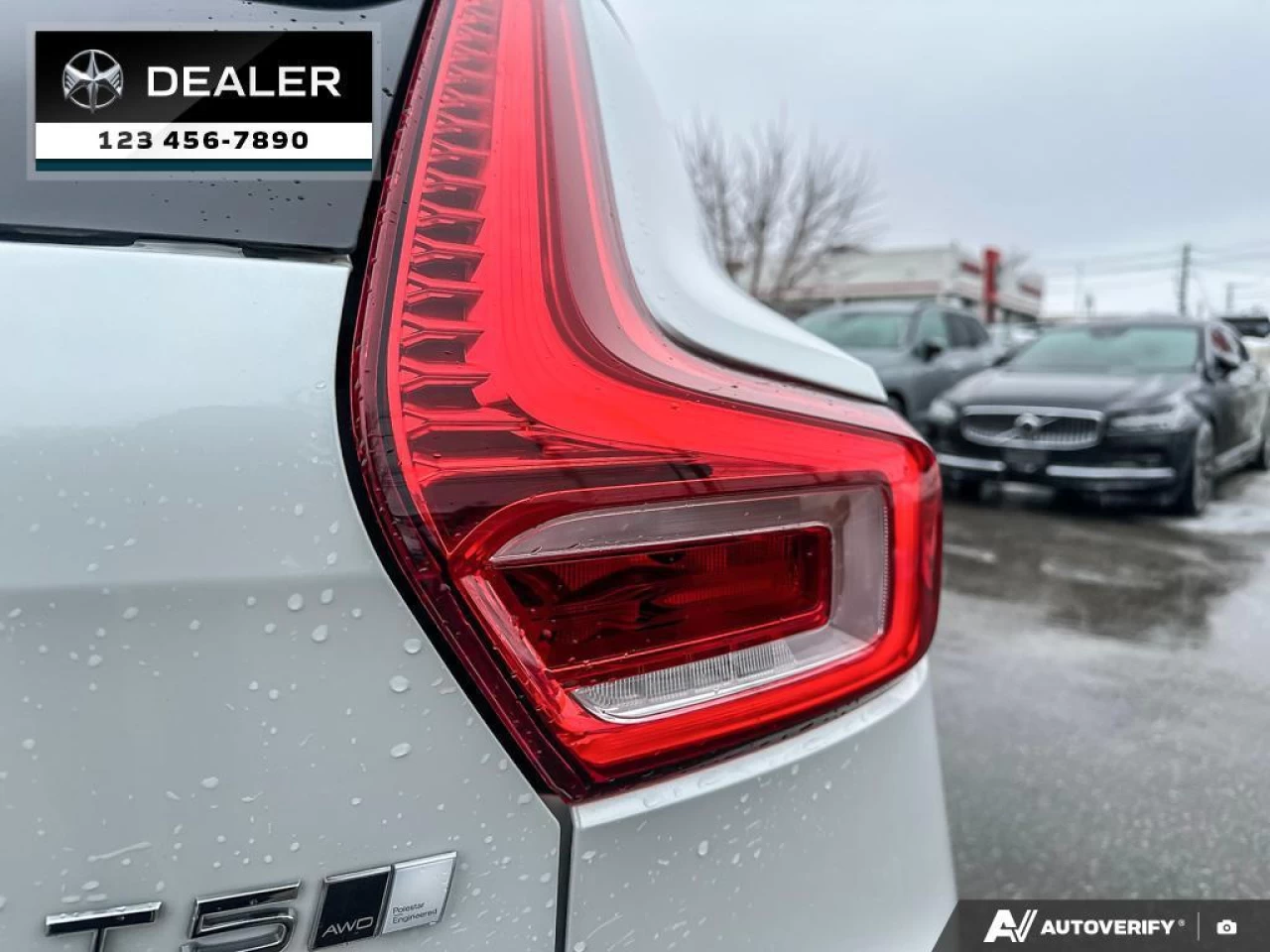 2022 Volvo XC40 T5 Inscription  - Sunroof - Leather Seats - $277 B/W Main Image