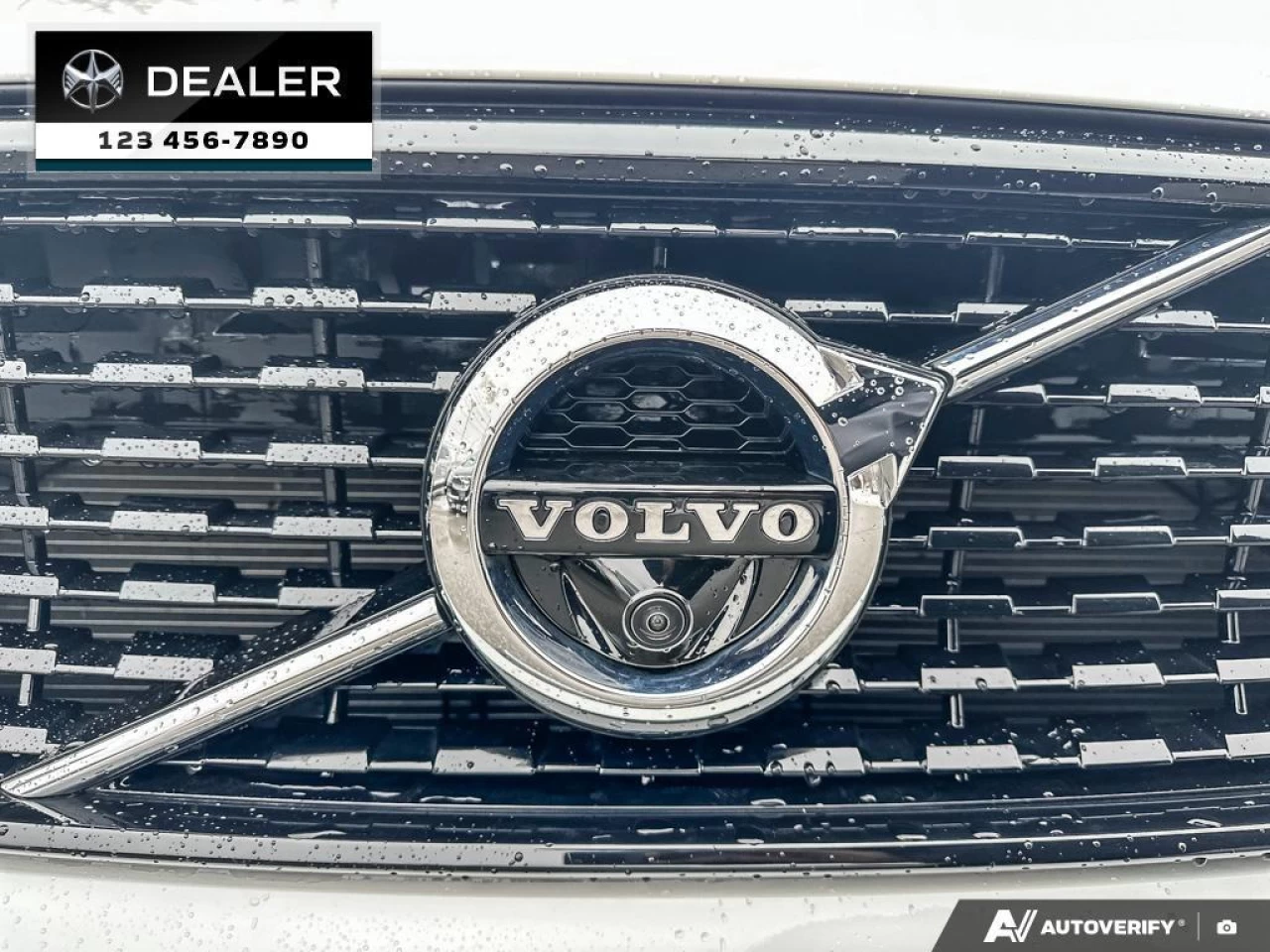 2022 Volvo XC40 T5 Inscription  - Sunroof - Leather Seats - $277 B/W Main Image