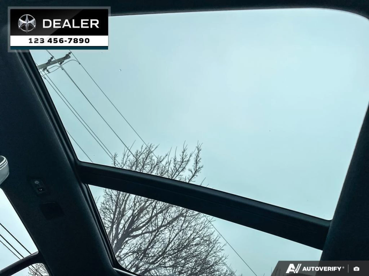 2022 Volvo XC40 T5 Inscription  - Sunroof - Leather Seats - $277 B/W Main Image