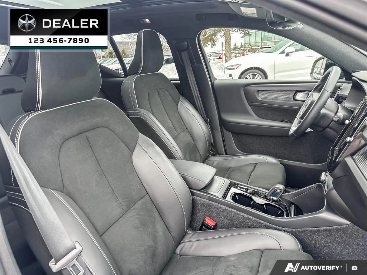 2022 Volvo XC40 T5 Inscription  - Sunroof - Leather Seats - $277 B/W Main Image
