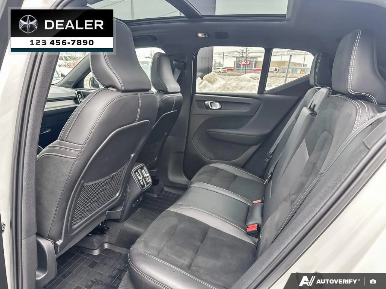 2022 Volvo XC40 T5 Inscription  - Sunroof - Leather Seats - $277 B/W Main Image